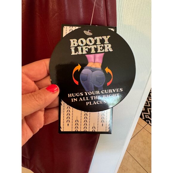 NWT Burgundy Faux Leather Booty Lifter Leggings XL Athleisure Casual Sexy Glam - Picture 6 of 6